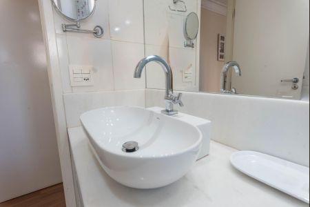 Apartamento à venda com 110m², 4 quartos e 2 vagasBanheiro da Suíte 1