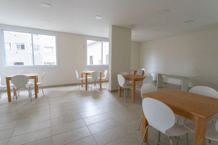 Apartamento para alugar com 43m², 2 quartos e 1 vaga Apartamento para alugar com 43m², 2 quartos e 1 vagaÁrea comum - Salão de festas