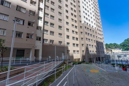 Apartamento para alugar com 43m², 2 quartos e 1 vaga Apartamento para alugar com 43m², 2 quartos e 1 vagaFachada do bloco