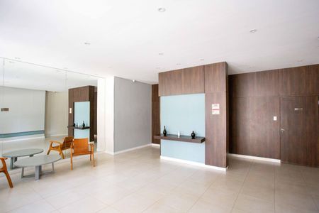 Apartamento à venda com 65m², 2 quartos e 1 vagaHall social