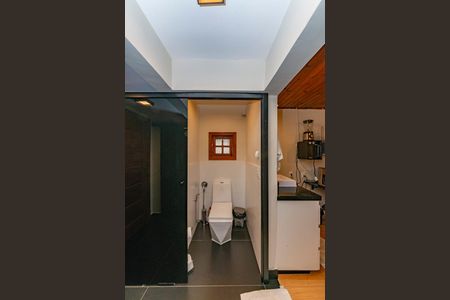 Banheiro de kitnet/studio para alugar com 1 quarto, 25m² em Nova Suíça, Belo Horizonte