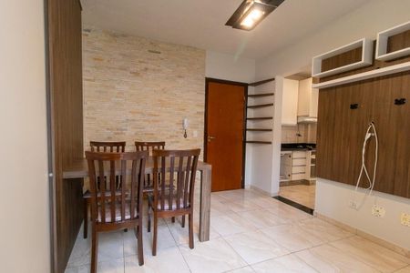 Sala de apartamento para alugar com 2 quartos, 53m² em Capão Raso, Curitiba