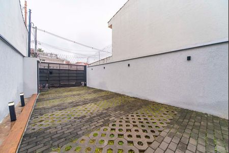 Casa para alugar com 80m², 1 quarto e 3 vagasQuintal e garagem