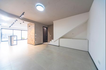 Casa para alugar com 80m², 1 quarto e 3 vagasSala