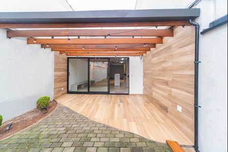 Casa para alugar com 80m², 1 quarto e 3 vagasQuintal e garagem