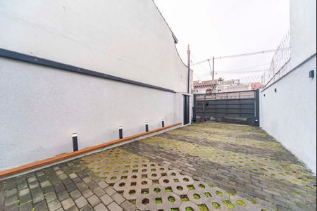 Casa para alugar com 80m², 1 quarto e 3 vagasQuintal e garagem
