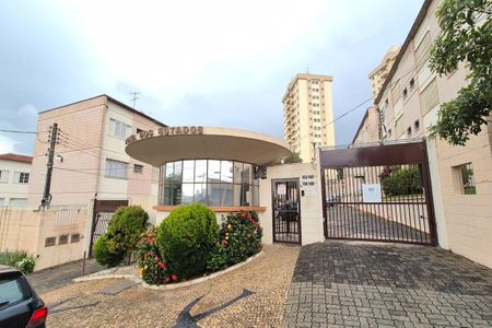 Apartamento à venda com 68m², 2 quartos e 1 vaga Apartamento à venda com 68m², 2 quartos e 1 vagaFachada e Portaria