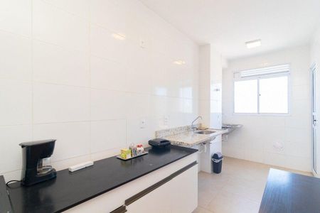 Cozinha  de apartamento para alugar com 2 quartos, 40m² em Camaquã, Porto Alegre
