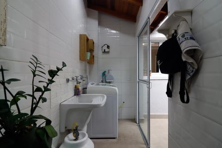 Casa de condomínio à venda com 107m², 3 quartos e 1 vagaÁrea de Serviço