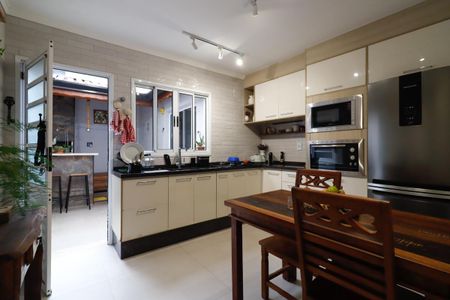 Casa de condomínio à venda com 107m², 3 quartos e 1 vagaCozinha