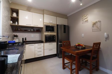 Casa de condomínio à venda com 107m², 3 quartos e 1 vagaCozinha