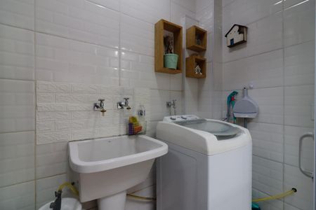 Casa de condomínio à venda com 107m², 3 quartos e 1 vagaÁrea de Serviço