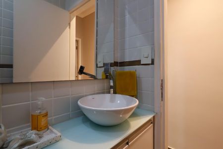 Casa de condomínio à venda com 107m², 3 quartos e 1 vagaBanheiro