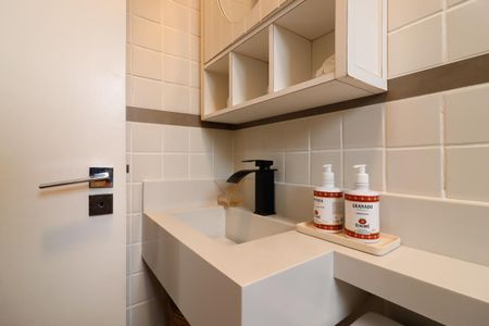 Casa de condomínio à venda com 107m², 3 quartos e 1 vagaBanheiro da Suíte