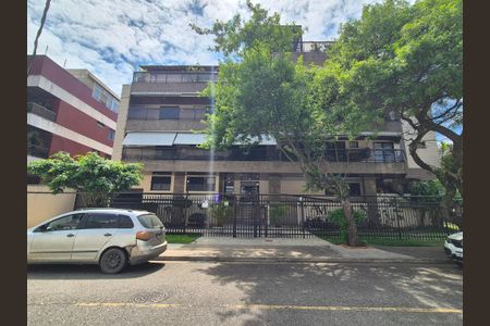 Apartamento à venda com 190m², 4 quartos e 2 vagas Apartamento à venda com 190m², 4 quartos e 2 vagasFachada