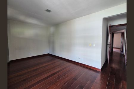 Apartamento à venda com 190m², 4 quartos e 2 vagas Apartamento à venda com 190m², 4 quartos e 2 vagasQuarto