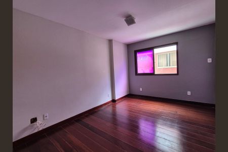 Apartamento à venda com 190m², 4 quartos e 2 vagas Apartamento à venda com 190m², 4 quartos e 2 vagasQuarto 3