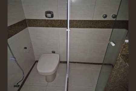 Apartamento à venda com 190m², 4 quartos e 2 vagas Apartamento à venda com 190m², 4 quartos e 2 vagasBanheiro