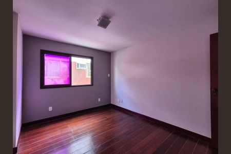 Apartamento à venda com 190m², 4 quartos e 2 vagas Apartamento à venda com 190m², 4 quartos e 2 vagasQuarto 3