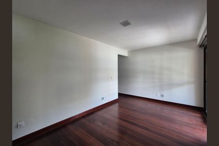 Apartamento à venda com 190m², 4 quartos e 2 vagas Apartamento à venda com 190m², 4 quartos e 2 vagasQuarto