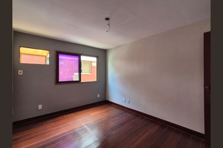 Apartamento à venda com 190m², 4 quartos e 2 vagas Apartamento à venda com 190m², 4 quartos e 2 vagasQuarto 2