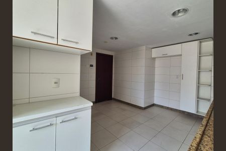 Apartamento à venda com 190m², 4 quartos e 2 vagas Apartamento à venda com 190m², 4 quartos e 2 vagasCozinha