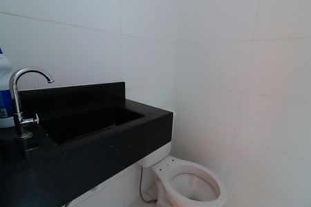 Casa de condomínio à venda com 160m², 3 quartos e 2 vagasLavabo