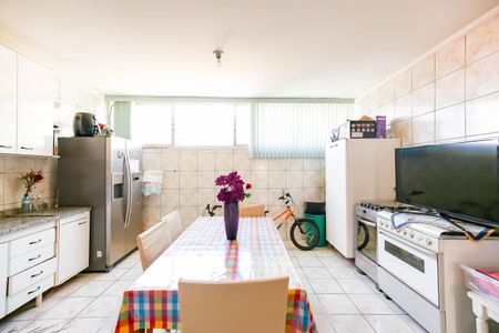 Casa à venda com 120m², 3 quartos e 2 vagasLavanderia