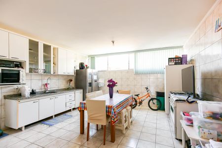 Casa à venda com 120m², 3 quartos e 2 vagasLavanderia