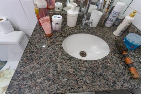 Apartamento à venda com 66m², 2 quartos e 1 vagaBanheiro da suíte 