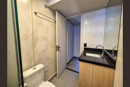 Banheiro de apartamento à venda com 1 quarto, 40m² em Vila Buarque, São Paulo