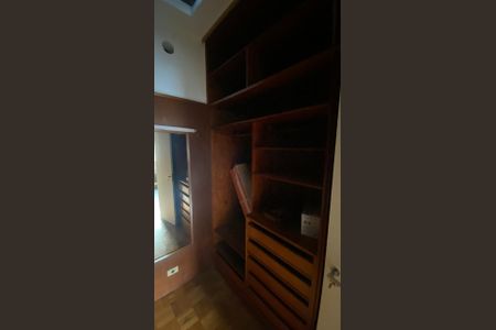 Casa para alugar com 560m², 4 quartos e 4 vagasCloset