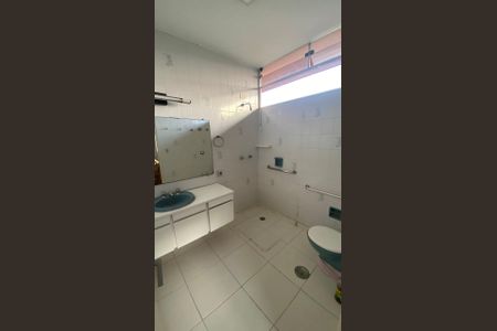 Casa para alugar com 560m², 4 quartos e 4 vagasBanheiro