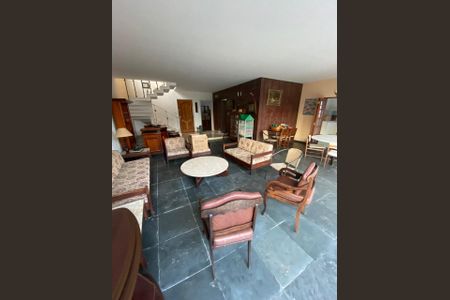 Casa para alugar com 560m², 4 quartos e 4 vagasÁrea externa