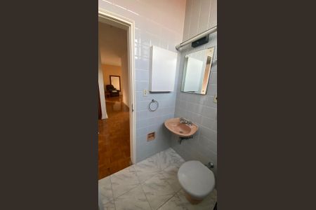 Casa para alugar com 560m², 4 quartos e 4 vagasBanheiro