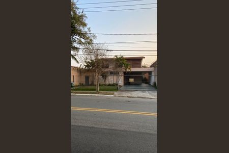 Casa para alugar com 560m², 4 quartos e 4 vagasFachada