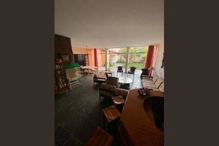 Casa para alugar com 560m², 4 quartos e 4 vagasÁrea externa