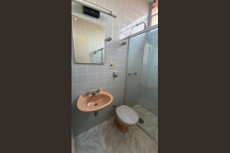 Casa para alugar com 560m², 4 quartos e 4 vagasBanheiro