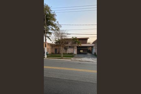 Casa para alugar com 560m², 4 quartos e 4 vagasFachada