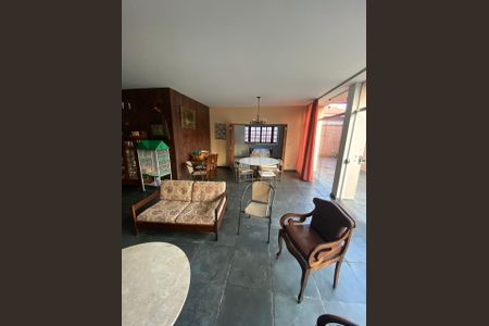 Casa para alugar com 560m², 4 quartos e 4 vagasÁrea externa