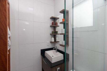 Casa de condomínio para alugar com 54m², 2 quartos e 1 vagaBanheiro da Suíte 2