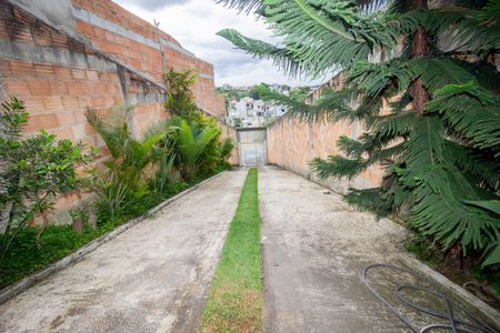 Casa à venda com 242m², 3 quartos e 2 vagas Casa à venda com 242m², 3 quartos e 2 vagasGaragem