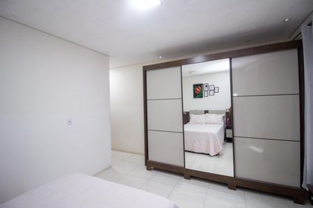Casa à venda com 242m², 3 quartos e 2 vagas Casa à venda com 242m², 3 quartos e 2 vagasQuarto Suíte
