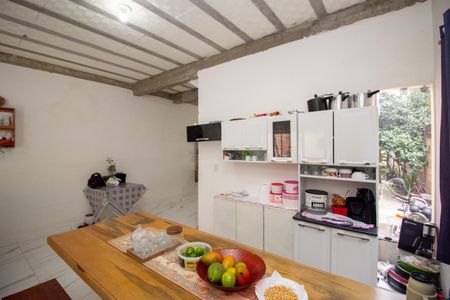 Casa à venda com 242m², 3 quartos e 2 vagas Casa à venda com 242m², 3 quartos e 2 vagasSala