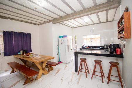 Sala de casa à venda com 3 quartos, 242m² em Tropical, Contagem