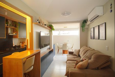 Sala de apartamento à venda com 2 quartos, 72m² em Morro Santana, Porto Alegre