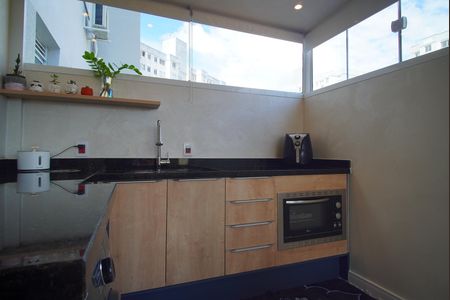 Apartamento à venda com 72m², 2 quartos e 1 vagaÁrea de Serviço