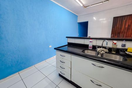 Casa à venda com 220m², 2 quartos e 6 vagas