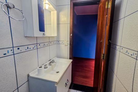 Casa à venda com 220m², 2 quartos e 6 vagas