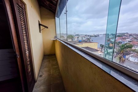 Casa à venda com 220m², 2 quartos e 6 vagas